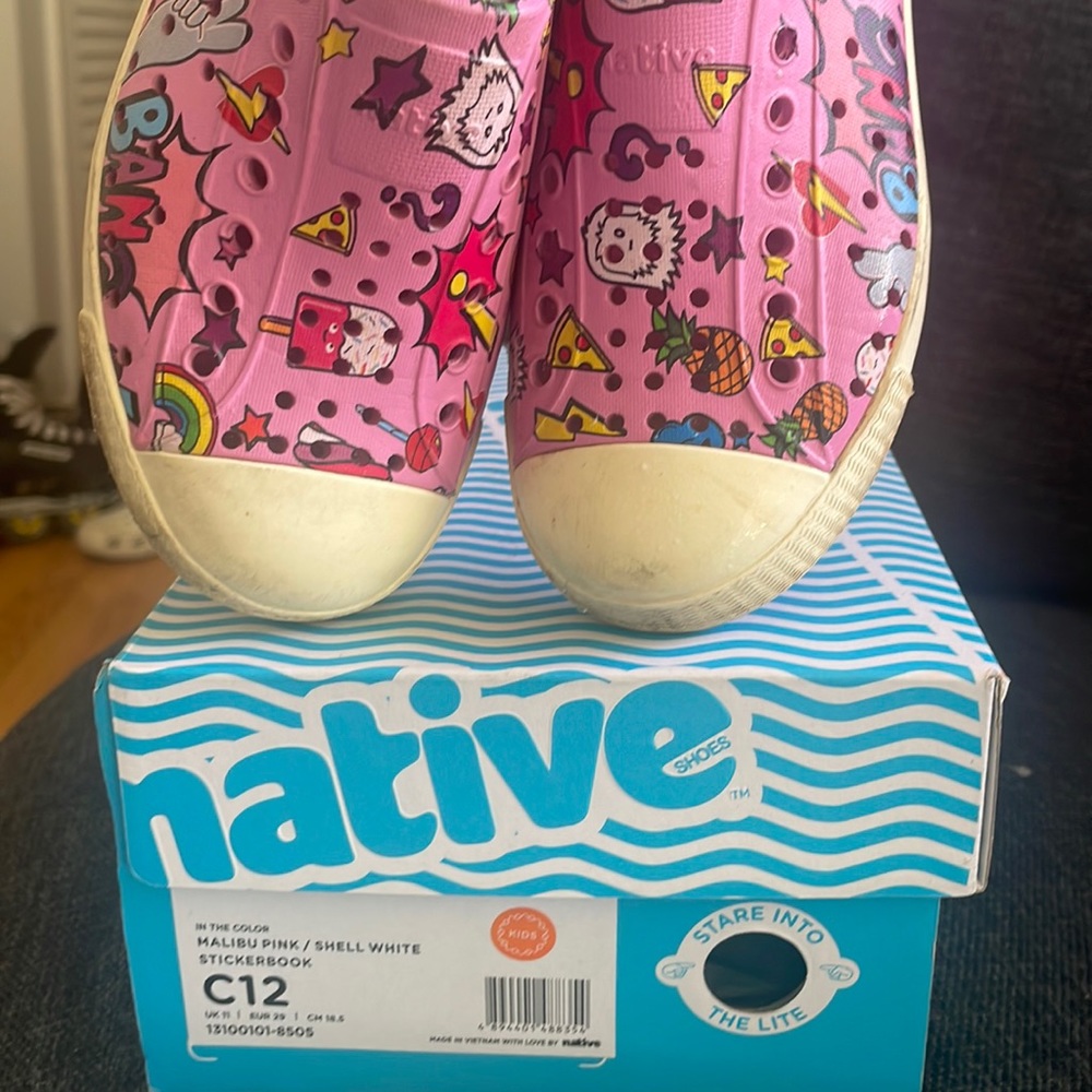 Girls Native Pink Jefferson Slip On Stickerbook Print Sz 12